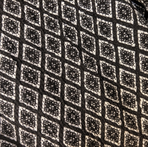 Patterned tank - Picture 3 of 4